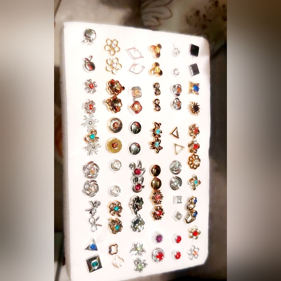 Earrings - Picture 4 of 4